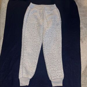 Women’s grey wool sweats with cuffed ankle with pockets